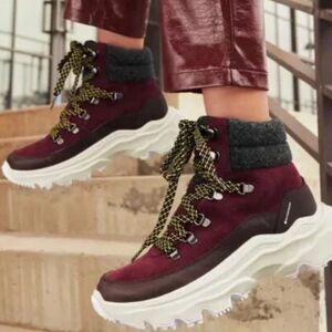 Sorel Women's Kinetic Breakthru Conquest Waterproof Boot size 7.5 wine/burgundy